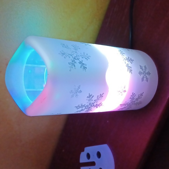 Christmas Ceiling Projector~4 Plates~Plugs in - Picture 3 of 8